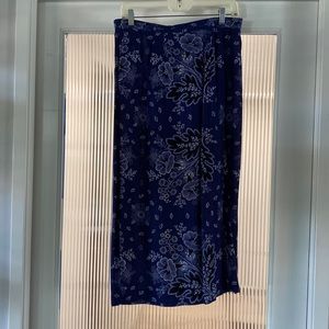 Clearwater Creek” blue and white, rayon ankle-length straight skirt